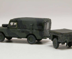 LAND ROVER + TRAILER