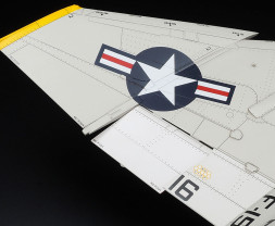 1:32 McDonnell Douglas F-4J Phantom II