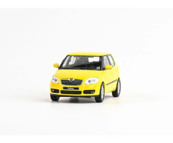 1:43 Skoda Fabia II (2006) – żółty Sprint