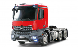1:14 Mercedes-Benz Actros 3363 6×4 Classic Space (czerwony), zestaw do pełnej obsługi