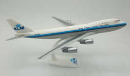 1:250 Boeing 747-206B, KLM Royal Dutch Airlines, kolory dostawcze z lat 70. (Snap-Fit)
