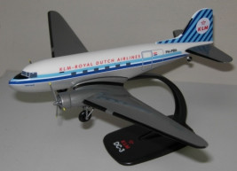 1:100 Douglas DC-3, KLM Royal Dutch Airlines, kolory z lat 60. (Snap-Fit)