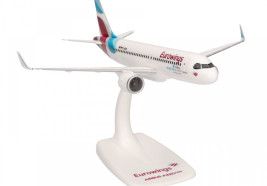 1:200 Airbus A320-251N, Eurowings z naklejką #makechangefly (Snap-Fit)