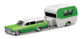 1:64 Maisto Design Tow+Go Chevy Biscayne Wagon i Classic Craft