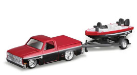 1:64 Maisto Design Tow+Go Chevy 1500 i przyczepa z łodzią