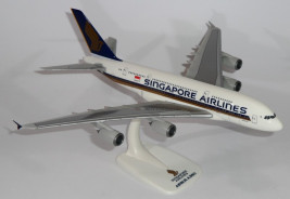 1:250 Airbus A380-841, Singapore Airlines, kolory z lat 2000. (Snap-Fit)