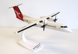 1:100 DHC-8-315Q Dash 8 QantasLink „Kolory z lat 2010.”, nazwany „Bundaberg” (Snap-Fit)