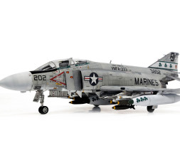 1:48 McDonnell Douglas F-4J Phantom II, VMFA-333 Walczące koniczynki
