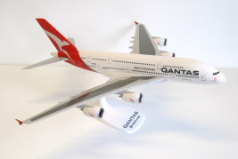 1:200 Airbus A380-842, Qantas Airways, kolory z lat 2008 (Snap-Fit)