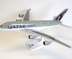 1:200 Airbus A380-861, Qatar Airways, kolory z lat 2010. (Snap-Fit)