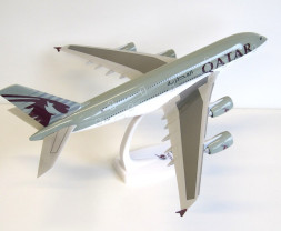 1:200 Airbus A380-861, Qatar Airways, kolory z lat 2010. (Snap-Fit)