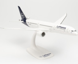 1:200 Boeing B787-9 Lufthansa ″2018s″ Colors, Named ″Berlin″ (Snap-Fit)