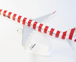 1:200 Boeing B757-330(WL) Condor ″Condor Passion″ Colors (Snap-Fit)