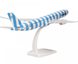 1:200 Airbus A330-941 Condor ″Blue Sea″ Colors (Snap-Fit)