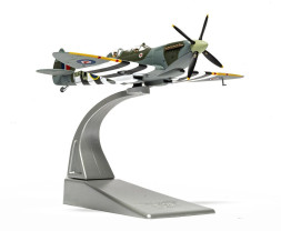 1:72 Supermarine Spitfire T9 - MJ627 - Biggin Hill Heritage Hangar