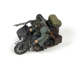 1:35 Zündapp K 800 Motorcycle w/ Sidecar and Crew