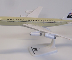 1:144 Boeing B707-327C Braniff International ″Beige - Jellybean″ Colors (Snap-Fit)