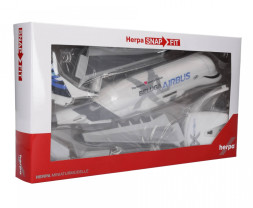 1:200 A330-743L Beluga XL Airbus ″Beluga House Colors″ w. ″Also flying outsized cargo to your destination / The beating heart of Airbus″ (Snap-Fit)