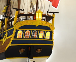 1:65 HMS Endeavour