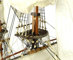 1:65 HMS Endeavour