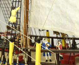 1:65 HMS Endeavour