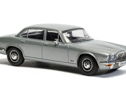 1:43 Screen Stars: Ford Capri Mk2 & Jaguar XJ6 Series 2 - Twin Car Pack