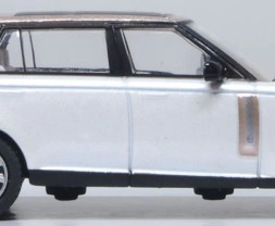 1:76 Range Rover L460 LWB SV Ice White & Corinthian Bronze