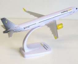 1:200 Airbus A321-271NX Vueling ″2004s″ Colors (Snap-Fit)