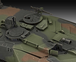 1:35 Leopard 2 A6MA2, 70 Years Bundeswehr (Gift Set, Exclusive Edition)