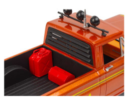 1:24 Jeep J-10 Pickup with Camper Top (1979)