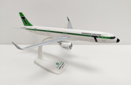 1:200 Airbus A321-252NX Transavia ″Transavia Holland Retro″ Colors, Named ″John Block″ (Snap-Fit)