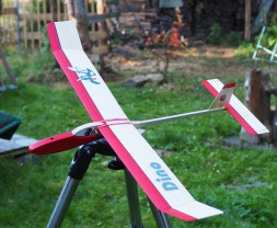 Hiesbök mini Dino – School Glider, Wingspan 780 mm (Kit)