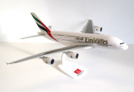1:200 Airbua A380-861 Emirates ″2010s″ colors (Snap-Fit)