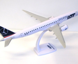 1:100 Embraer E195-E2 (ERJ 190-400 STD) LOT Polish Airlines ″2010″ Colors (Snap-Fit)