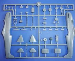 1:72 Supermarine Spitfire Tr.9 „Służby wojskowe”