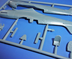 1:72 Supermarine Spitfire Tr.9 „Służby wojskowe”