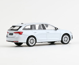 1:43 Škoda Octavia IV FL Combi (2024) - White Moon Metallic
