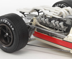 1:12 Honda RA273 with Photo-Etched Parts