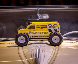 1:10 Mad Van w/ MOONEYES Fazer FZ02L 4WD (Ready Set)