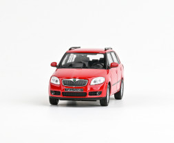 1:43 Škoda Fabia II Combi (2007) – czerwona Corrida