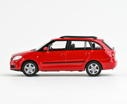 1:43 Škoda Fabia II Combi (2007) – czerwona Corrida