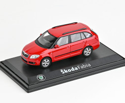 1:43 Škoda Fabia II Combi (2007) – czerwona Corrida