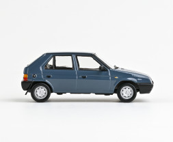 1:43 Škoda Favorit 136L (1988) – ciemnoszary niebieski