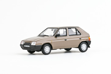 1:43 Skoda Favorit 136L (1988) - Brązowy Kamień