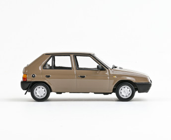 1:43 Skoda Favorit 136L (1988) - Brązowy Kamień